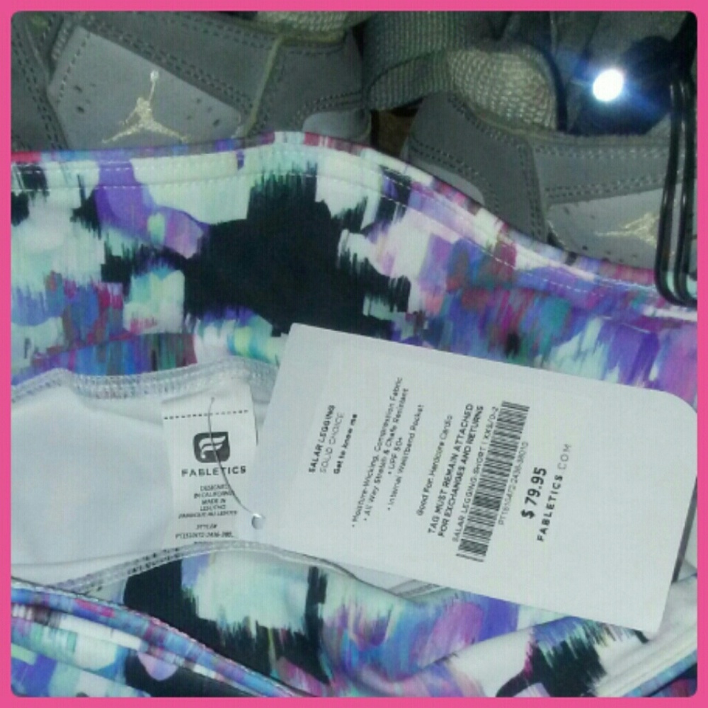 FABLETICS SALAR LEGGING-SHORT - Picture 8 of 8